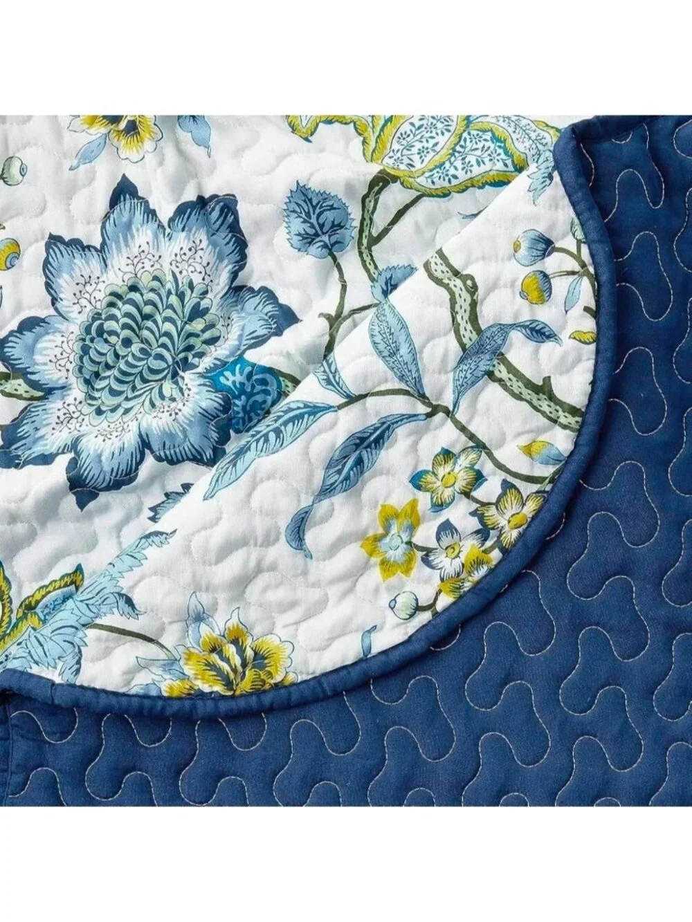 Traditions by Waverly Maldives Quilt Collection Queen